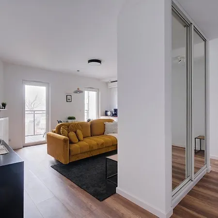 Targowa 10 Modern 2br Apt Warsaw