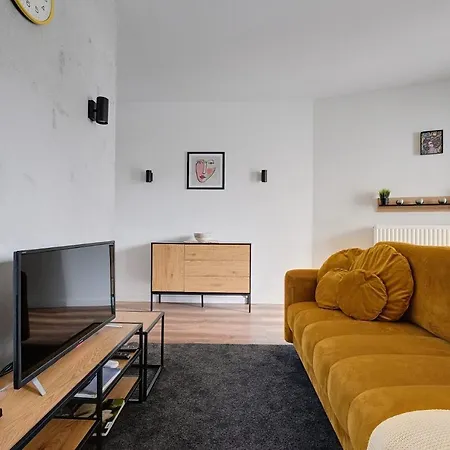 Targowa 10 Modern 2br Apt Warsaw